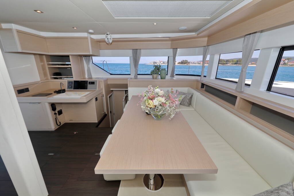 Lagoon 55 CHAMPAGNE PLEASE