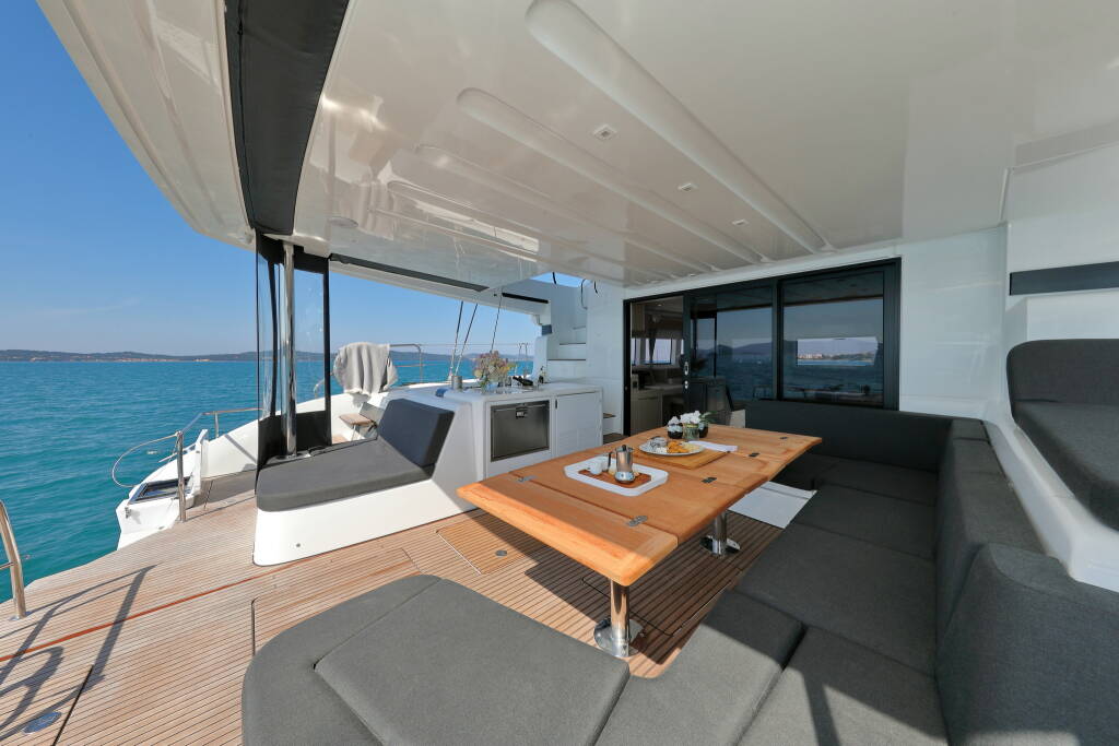 Lagoon 55 CHAMPAGNE PLEASE