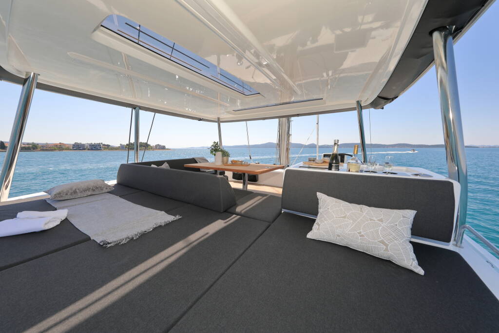 Lagoon 55 CHAMPAGNE PLEASE