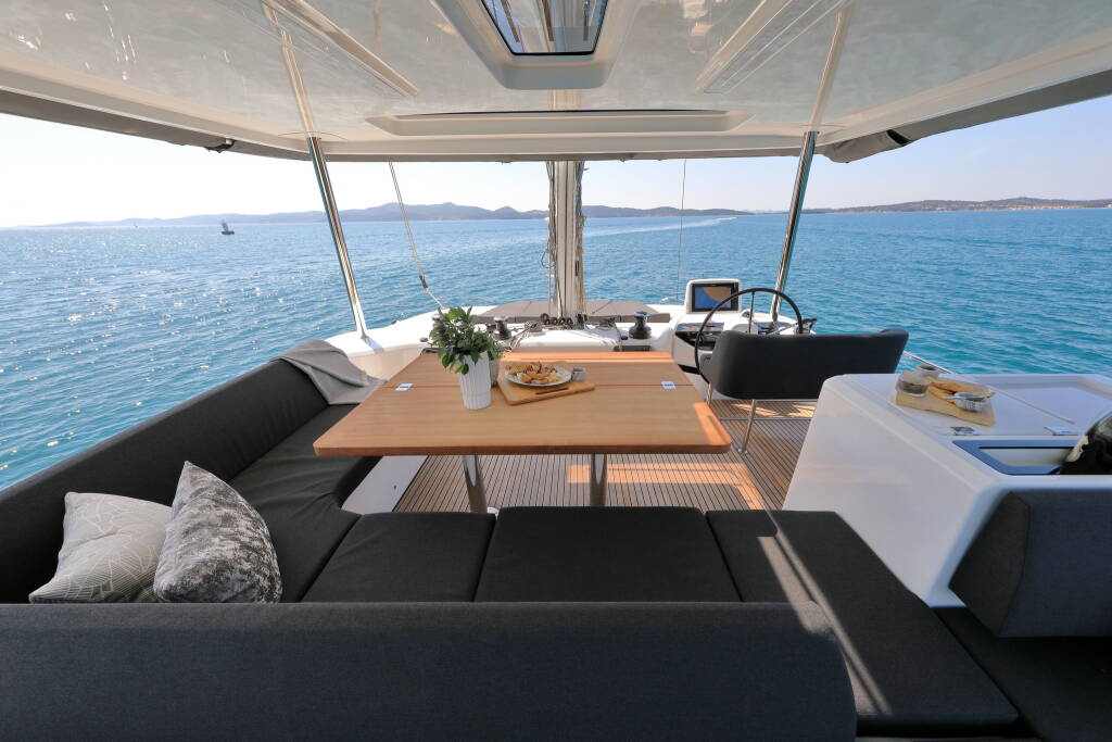 Lagoon 55 CHAMPAGNE PLEASE