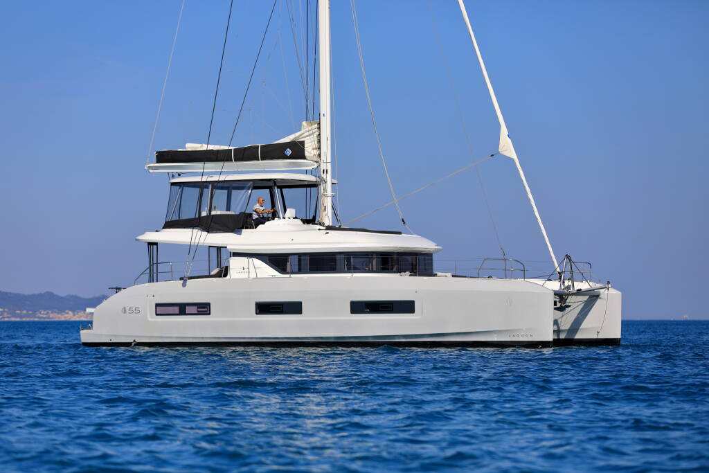 Lagoon 55 CHAMPAGNE PLEASE