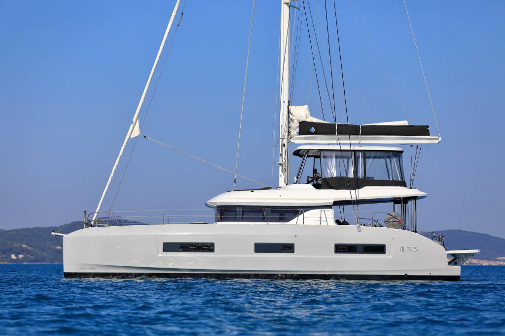 Lagoon 55 CHAMPAGNE PLEASE