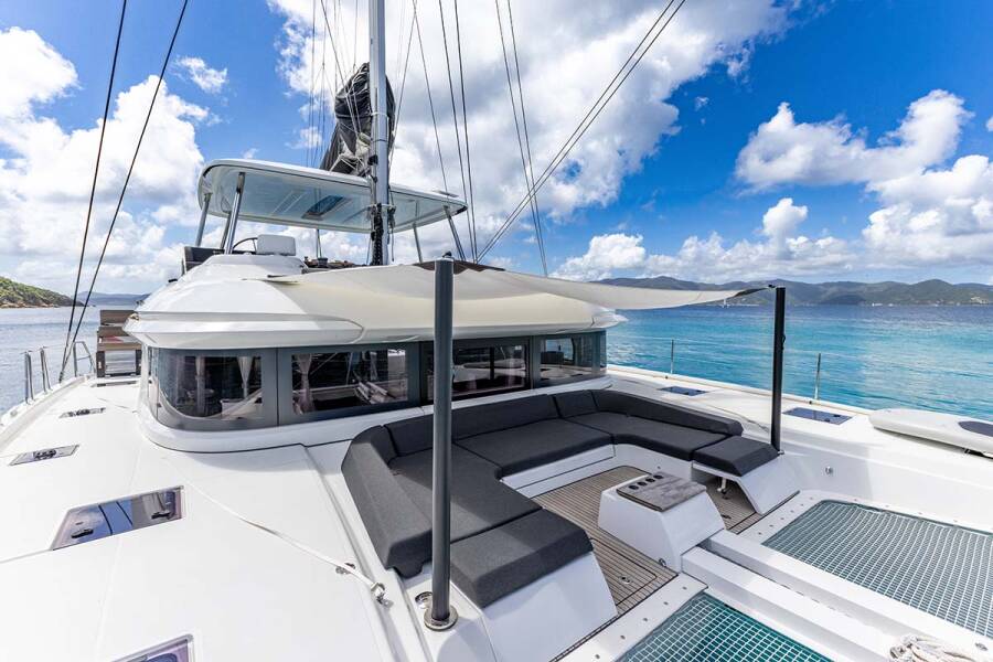 Lagoon 55 Valinor (Crewed)