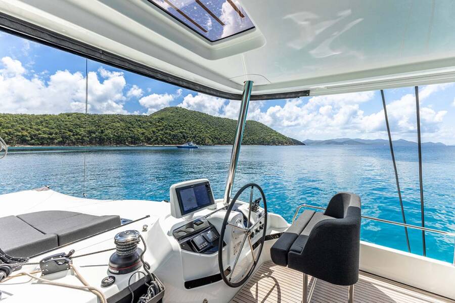 Lagoon 55 Valinor (Crewed)