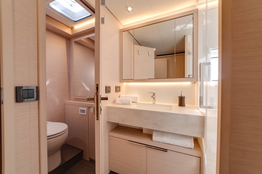 Lagoon 55 Zeri - FIRST CLASS