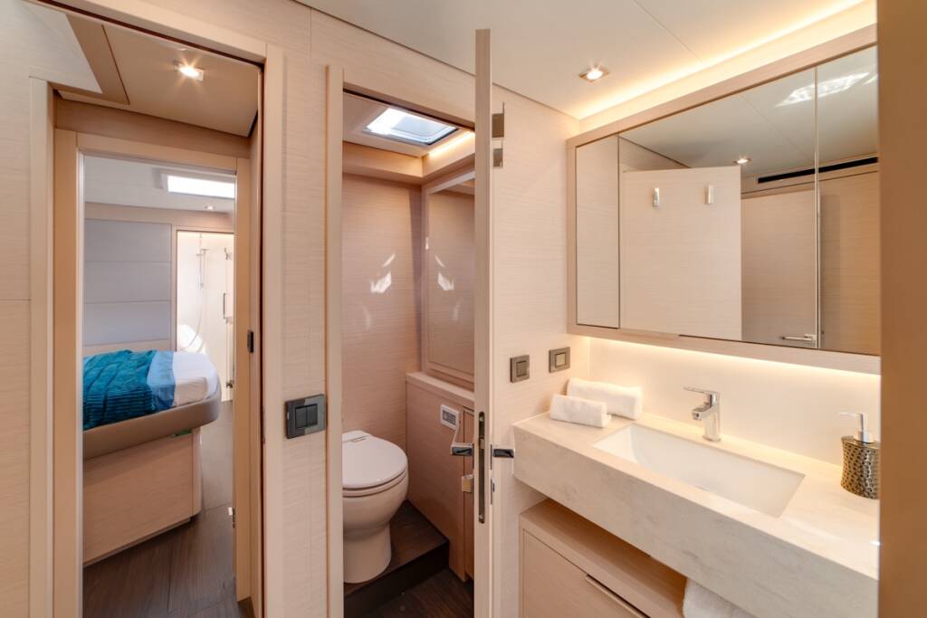 Lagoon 55 Zeri - FIRST CLASS