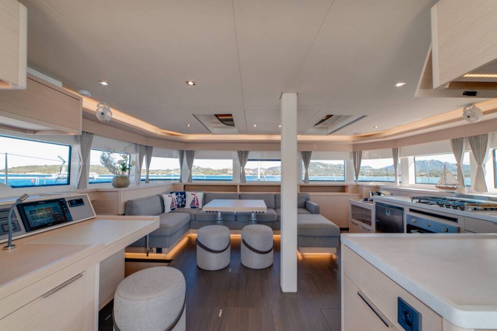 Lagoon 55 Zeri - FIRST CLASS