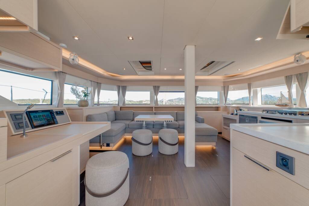 Lagoon 55 Zeri - FIRST CLASS