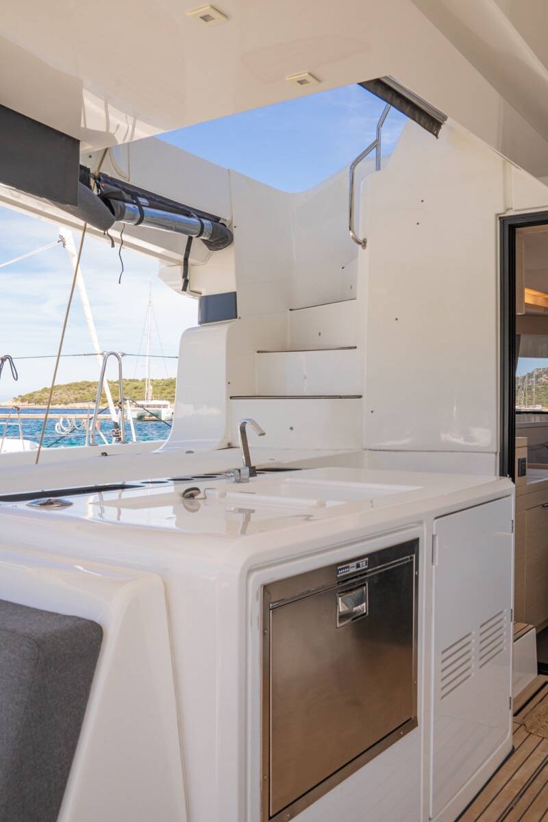 Lagoon 55 Zeri - FIRST CLASS