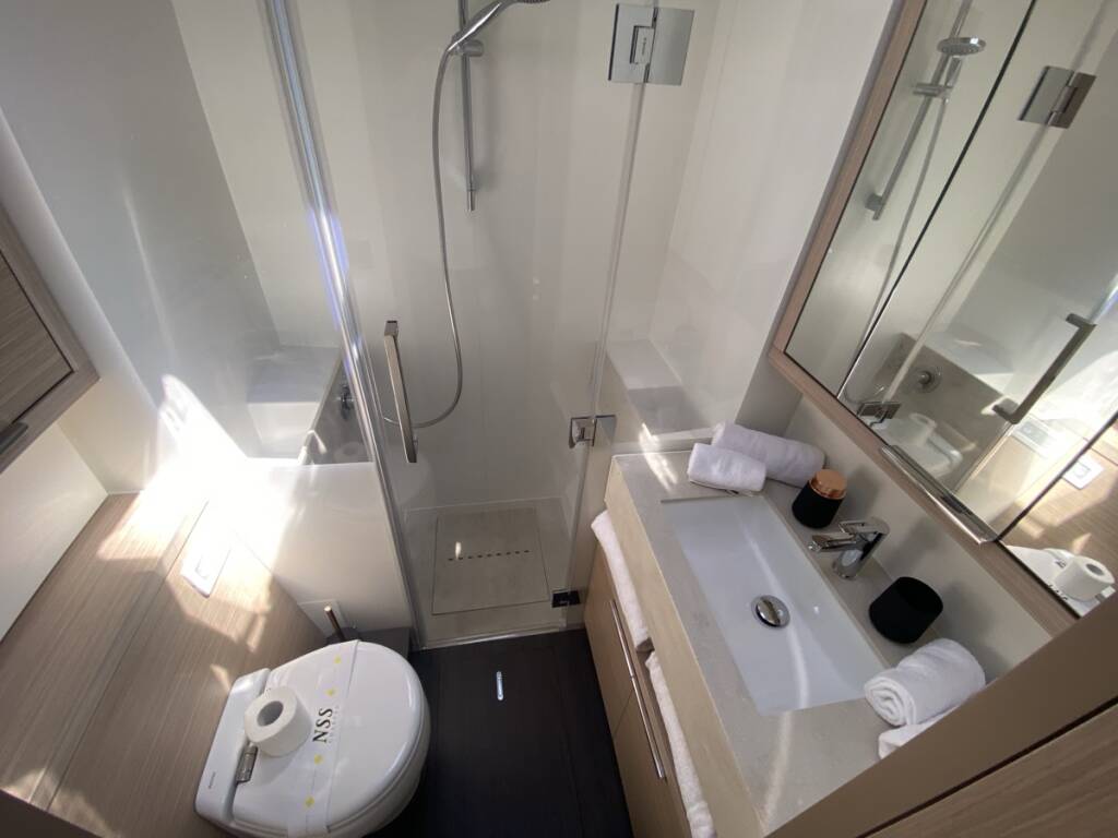 Lagoon 55  The Moon - FIRST CLASS