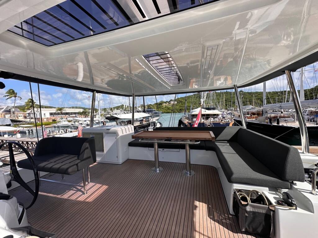 Lagoon 55  Maui- FIRST CLASS