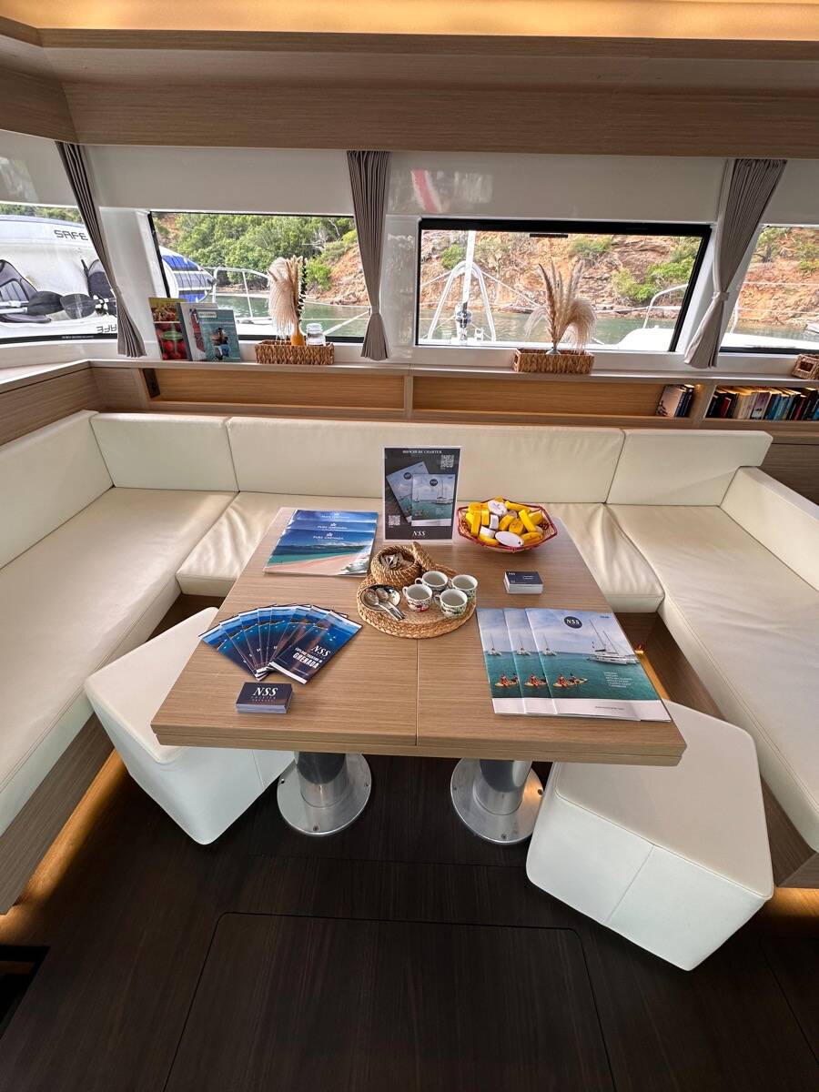 Lagoon 55  Maui- FIRST CLASS