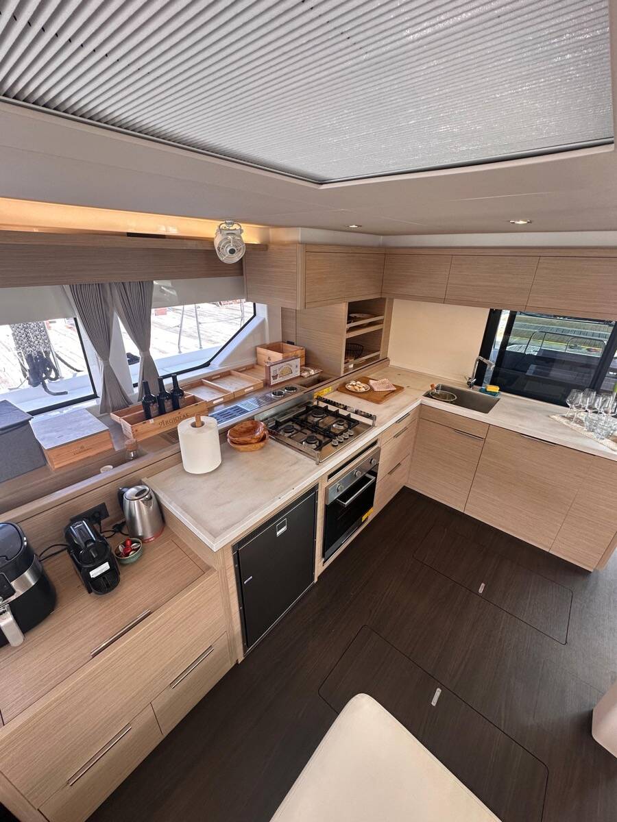 Lagoon 55  Maui- FIRST CLASS