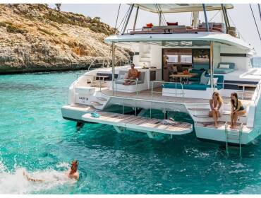 Lagoon 55 BLUE