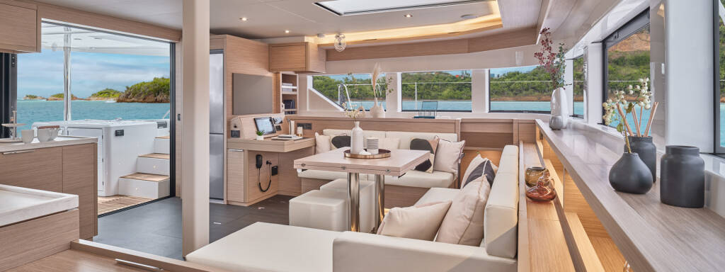 Lagoon 55 BLUE