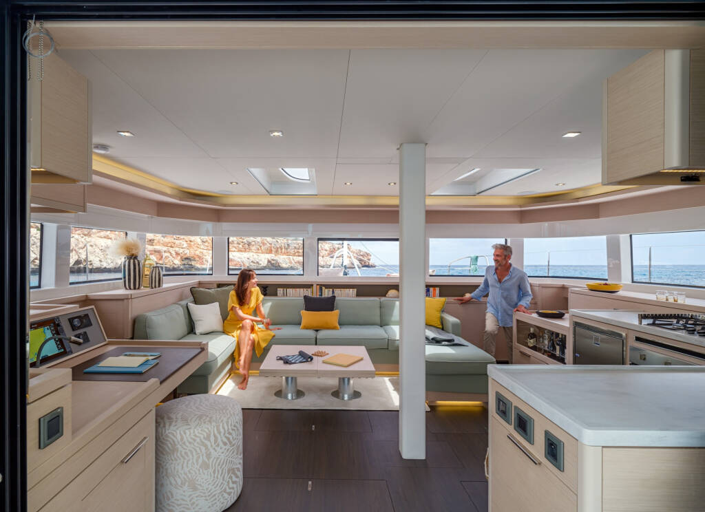 Lagoon 55 BLUE