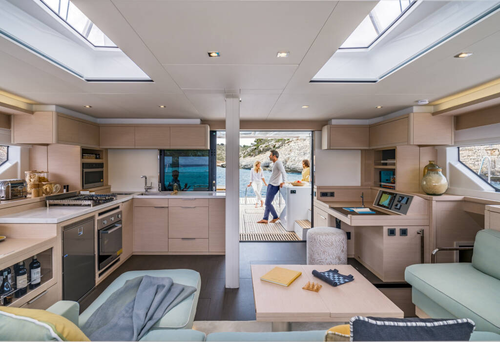 Lagoon 55 BLUE