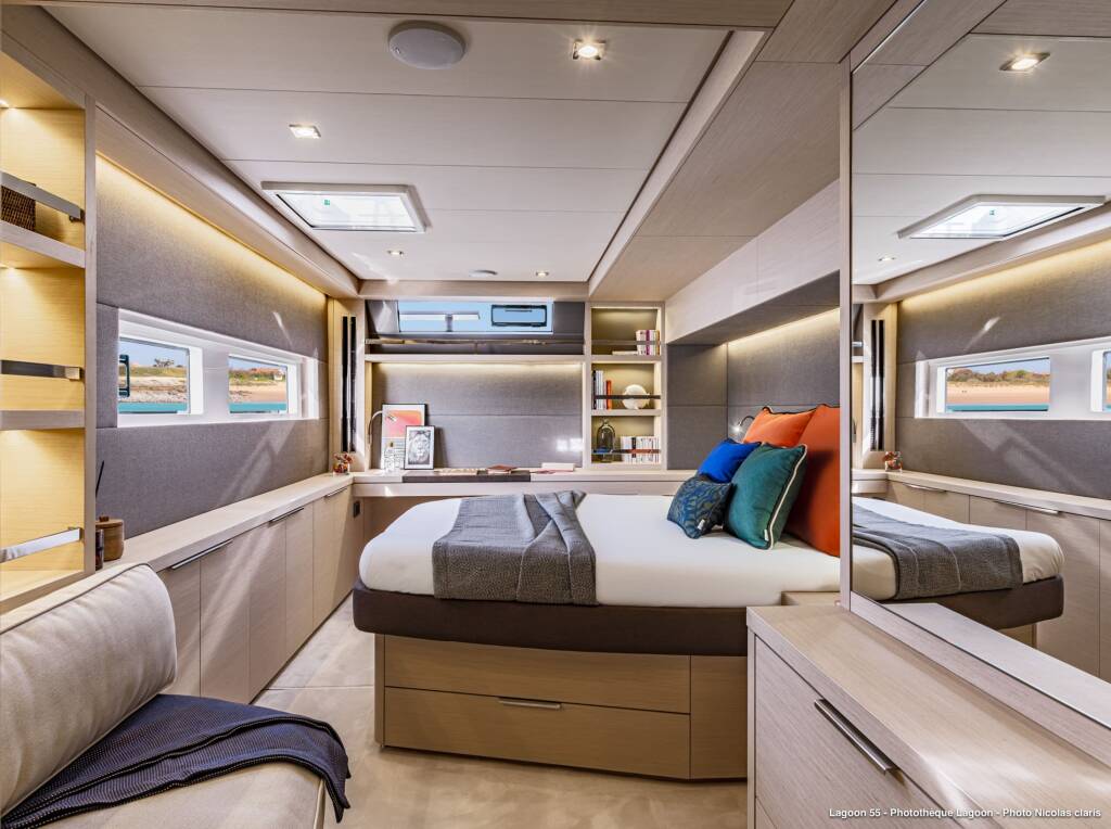 Lagoon 55 BLUE