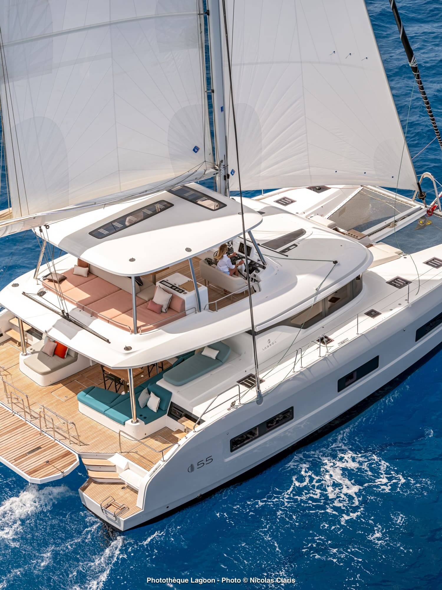 Lagoon 55 BLUE