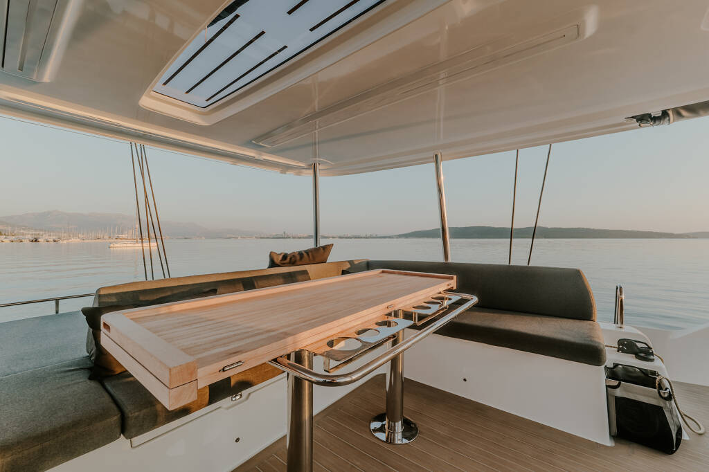 Lagoon 55 TRI WING