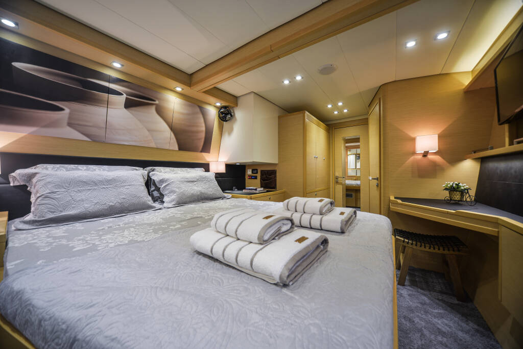 Lagoon 560 S2 Avra