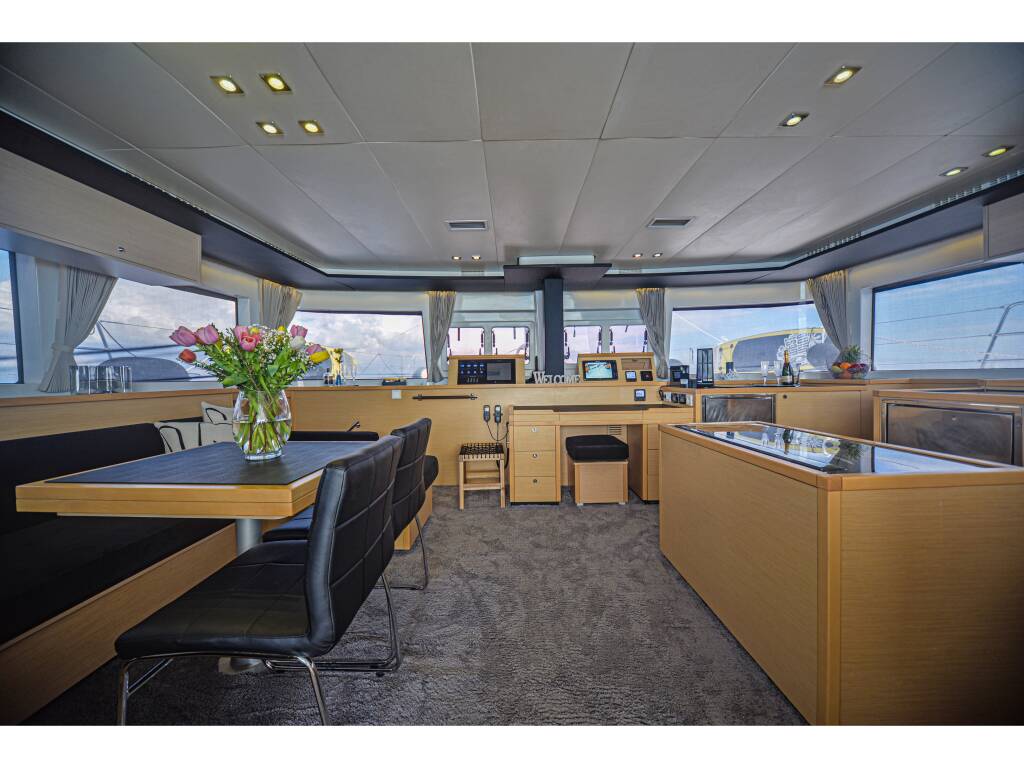 Lagoon 560 S2 Avra