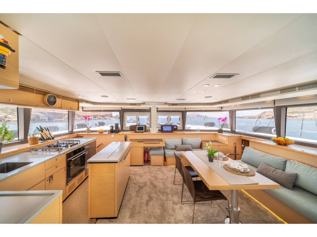 Lagoon 560 S2 For Sail