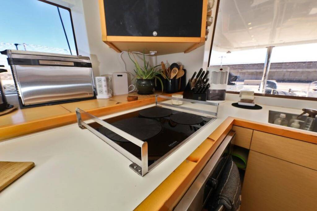 Lagoon 560 Avra II