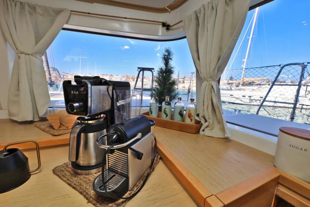 Lagoon 560 Avra II