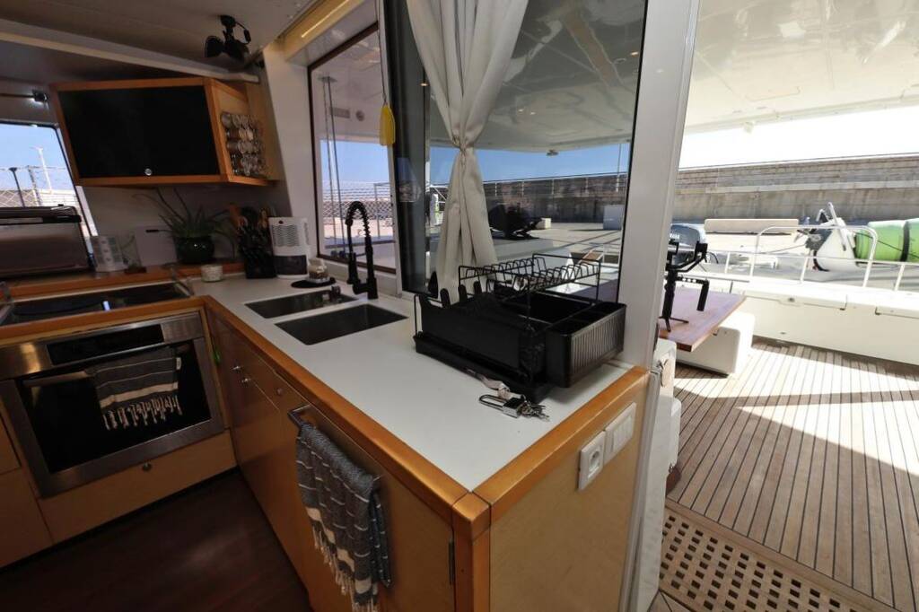 Lagoon 560 Avra II