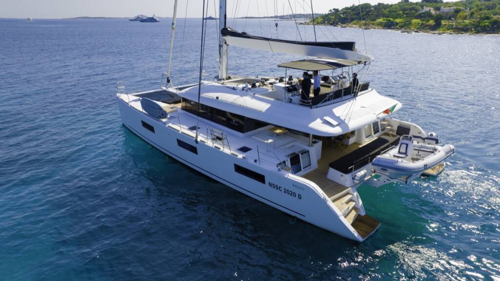 Lagoon 620  The Sun - FIRST CLASS