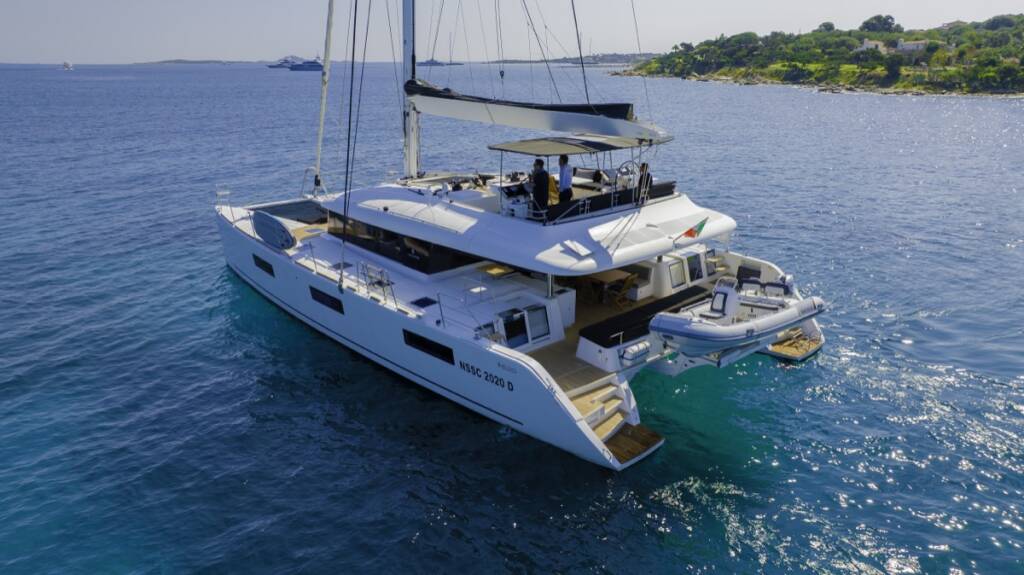 Lagoon 620  The Sun - FIRST CLASS