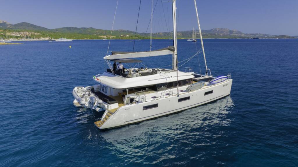 Lagoon 620  The Sun - FIRST CLASS