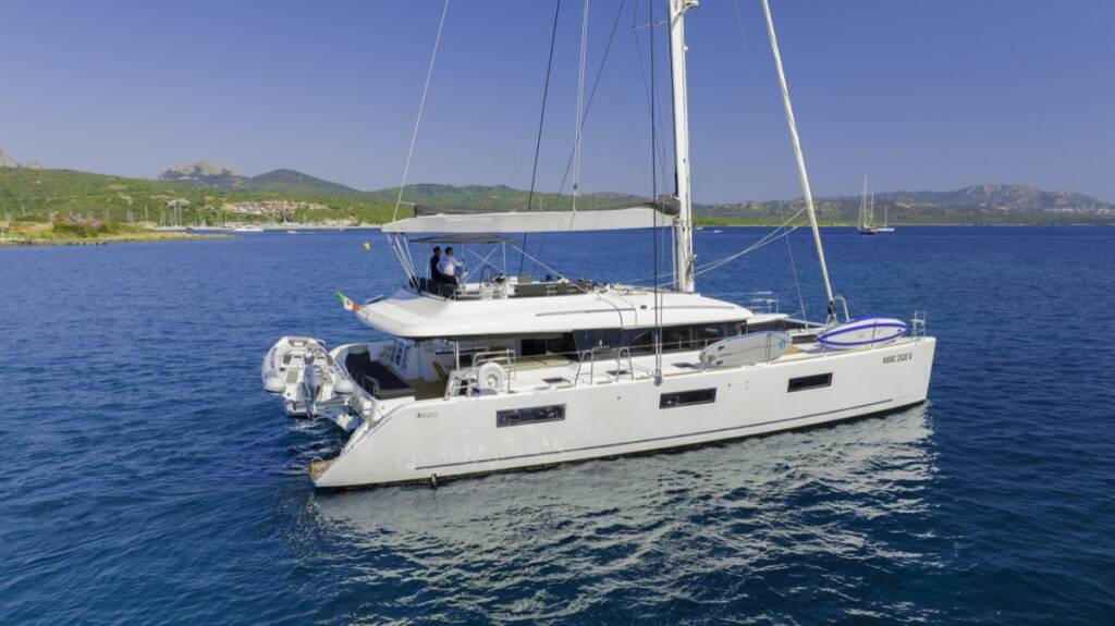 Lagoon 620  The Sun - FIRST CLASS