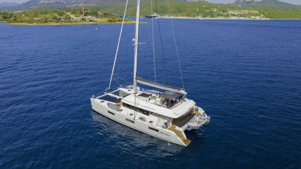 Lagoon 620  The Sun - FIRST CLASS