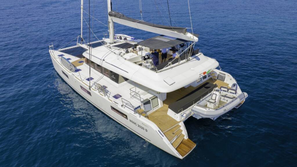 Lagoon 620  The Sun - FIRST CLASS