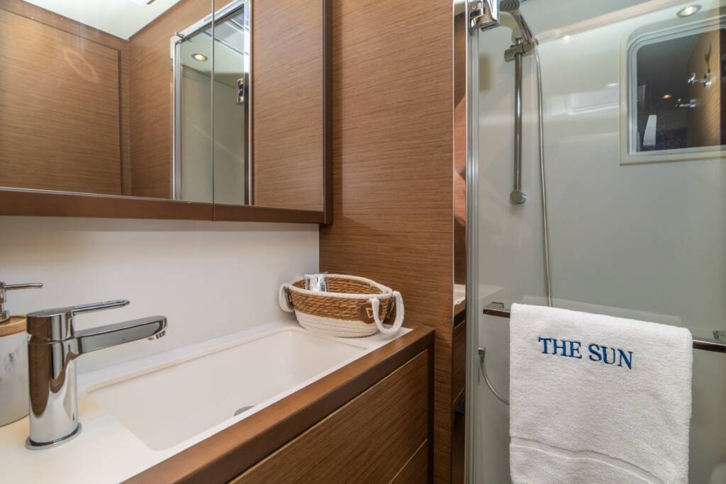 Lagoon 620  The Sun - FIRST CLASS