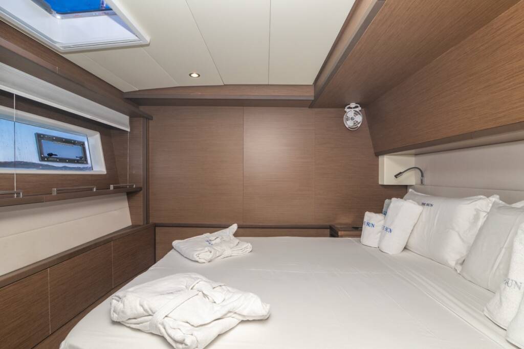 Lagoon 620  The Sun - FIRST CLASS