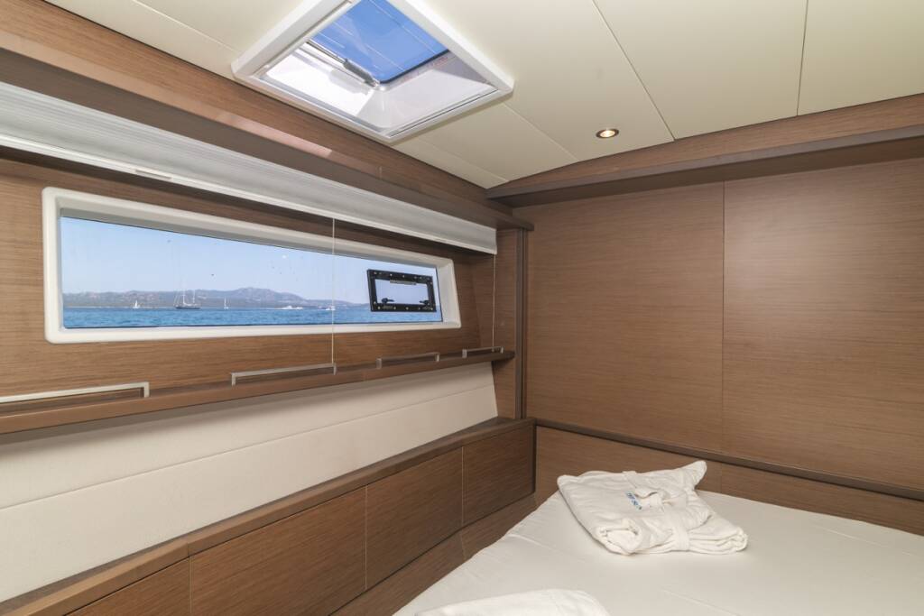 Lagoon 620  The Sun - FIRST CLASS