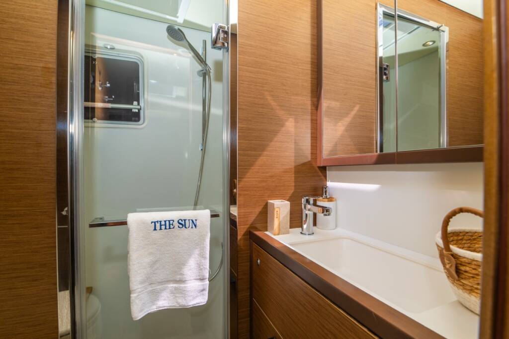 Lagoon 620  The Sun - FIRST CLASS