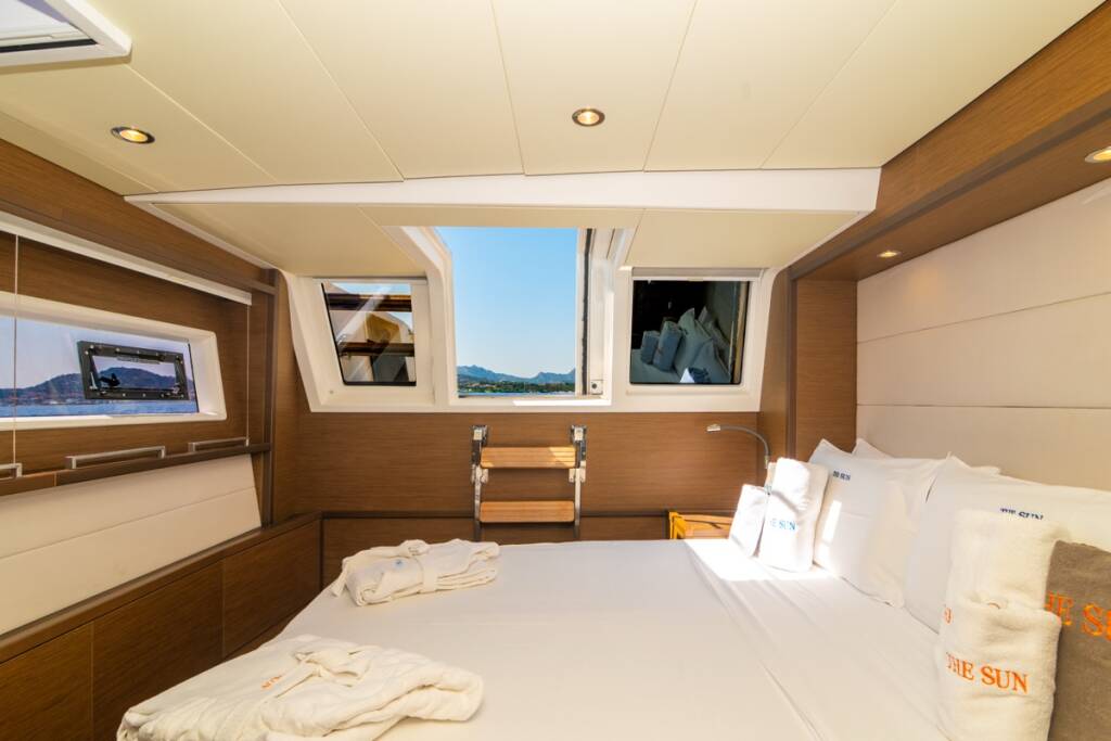 Lagoon 620  The Sun - FIRST CLASS
