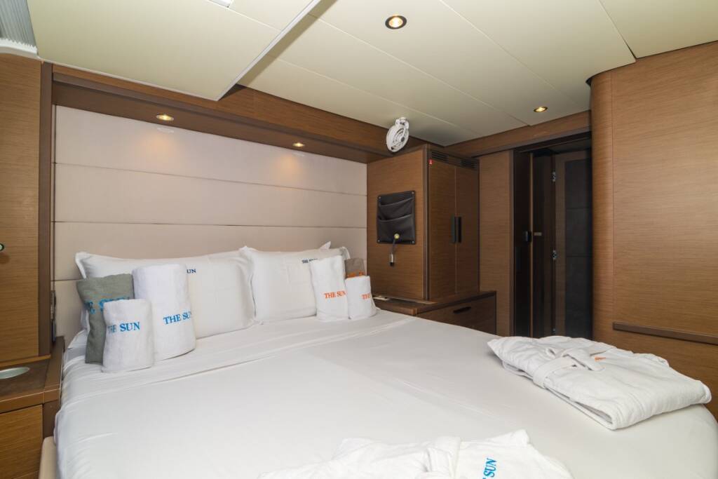 Lagoon 620  The Sun - FIRST CLASS