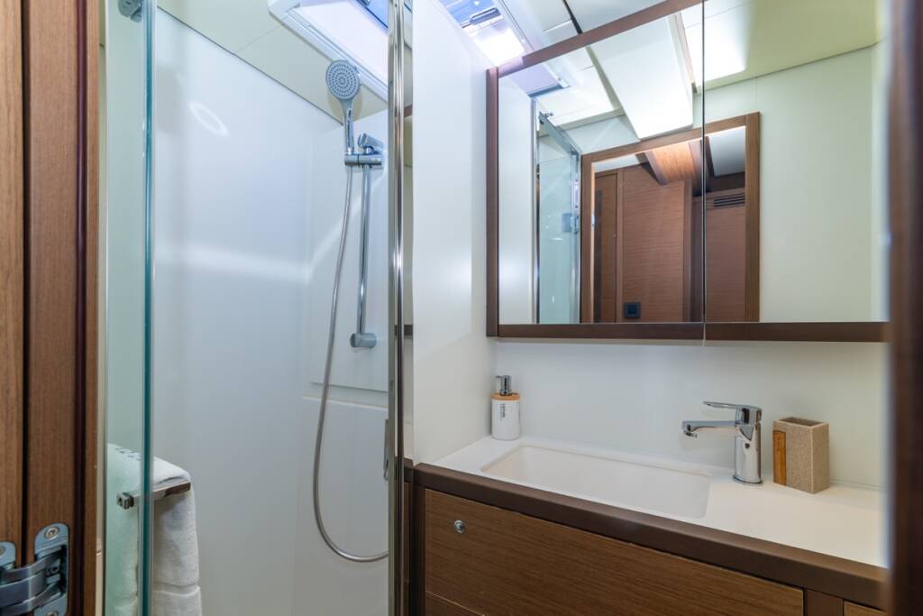 Lagoon 620  The Sun - FIRST CLASS