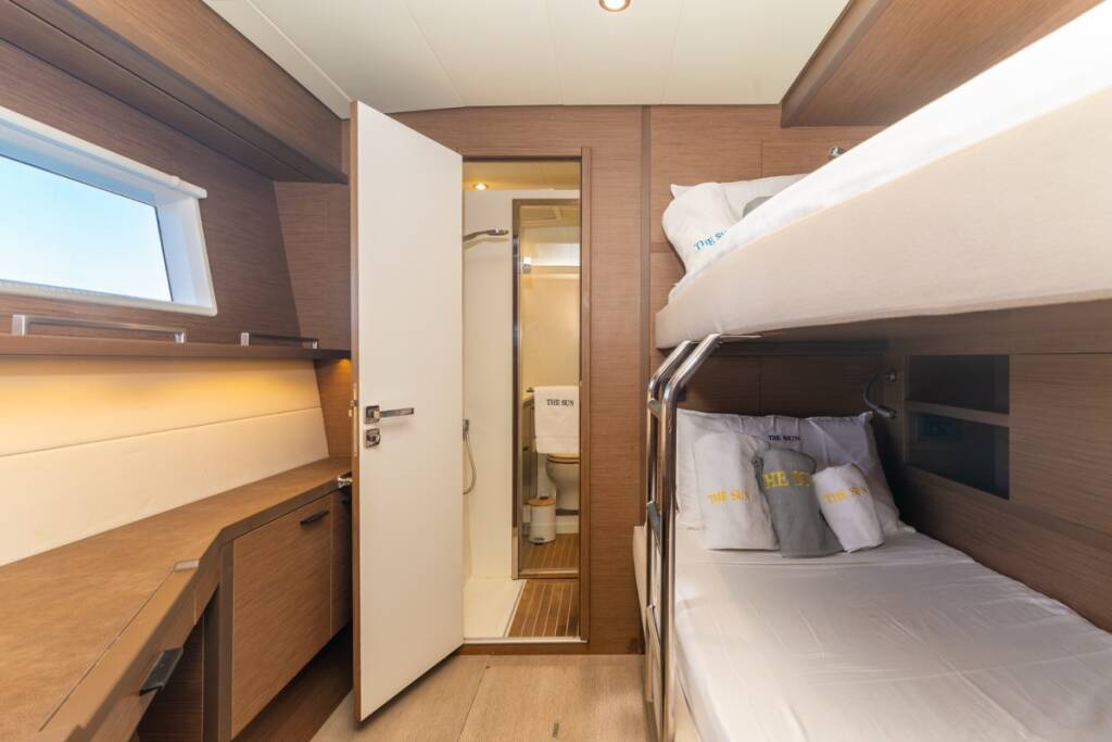 Lagoon 620  The Sun - FIRST CLASS