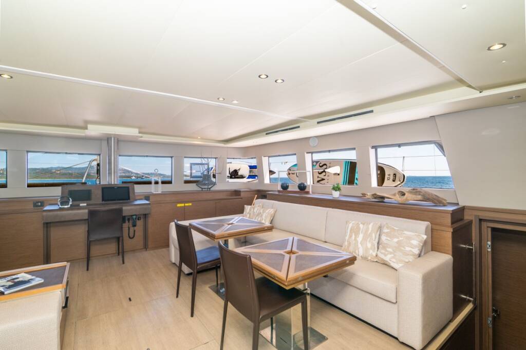 Lagoon 620  The Sun - FIRST CLASS