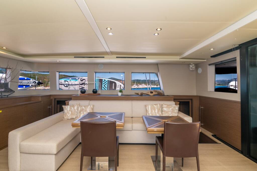 Lagoon 620  The Sun - FIRST CLASS