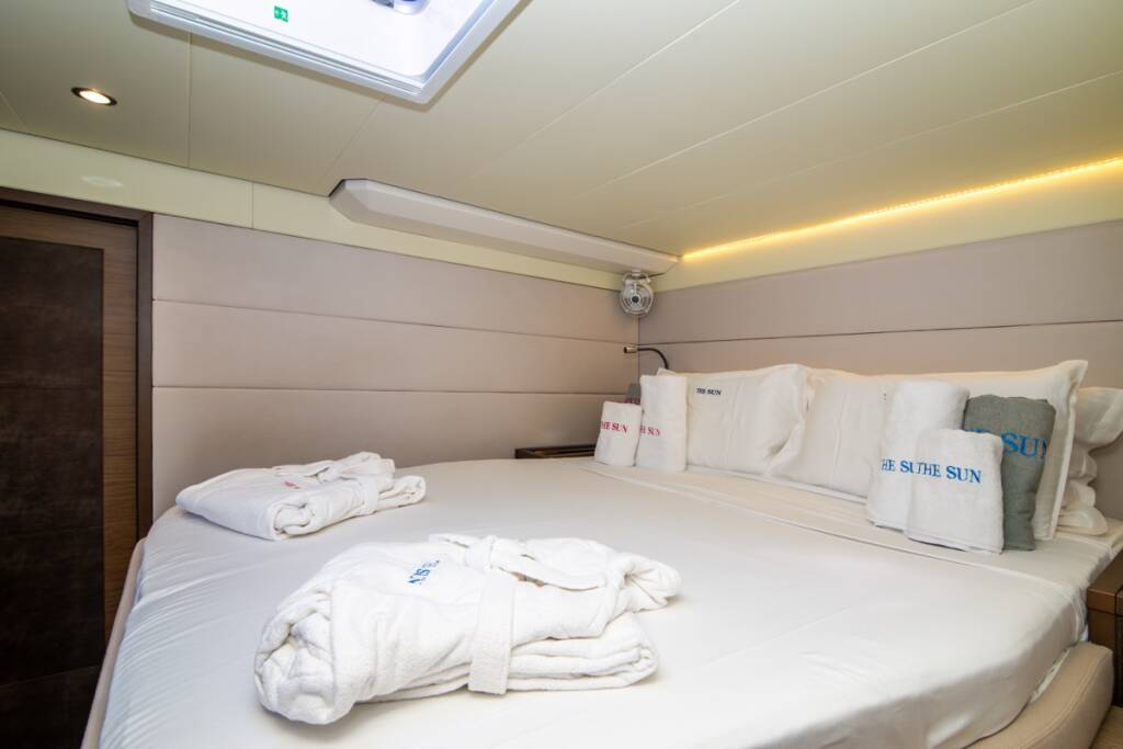 Lagoon 620  The Sun - FIRST CLASS