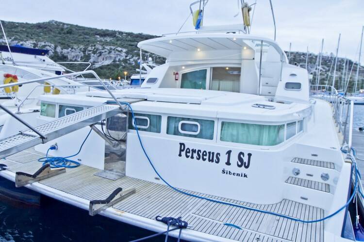 Lagoon Powercat 43 Perseus 1