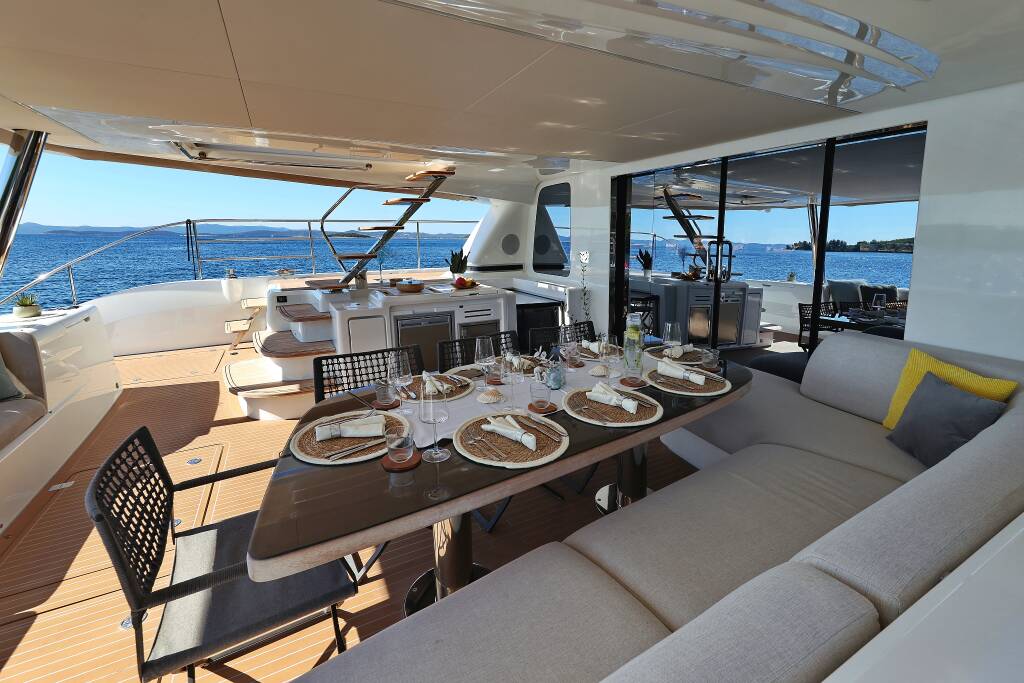 Lagoon Sixty 7 MASTERMIND