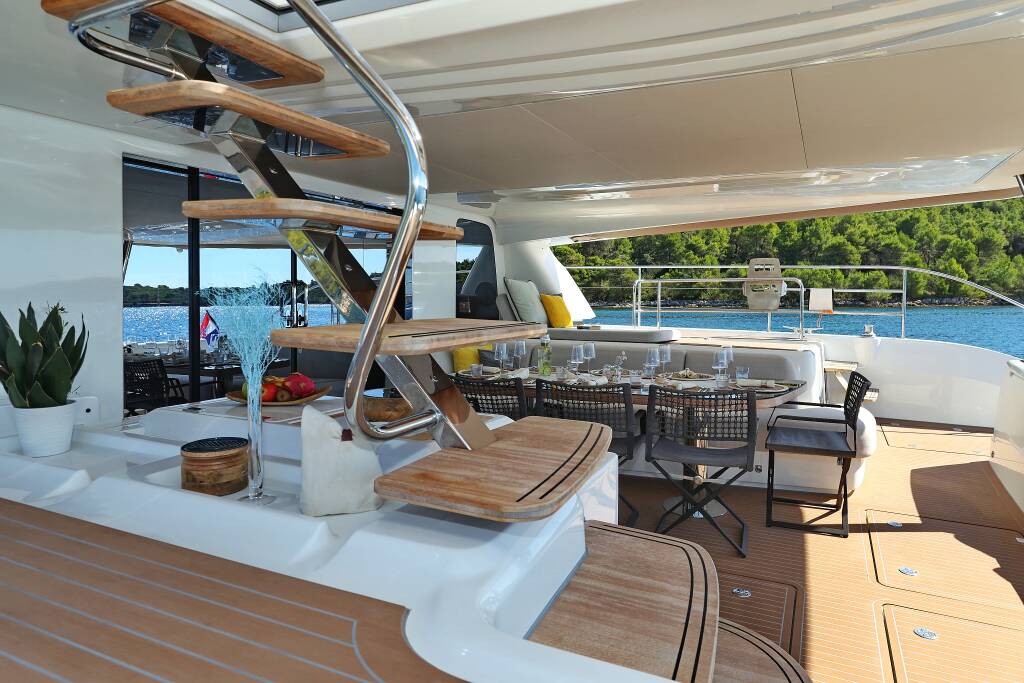 Lagoon Sixty 7 MASTERMIND